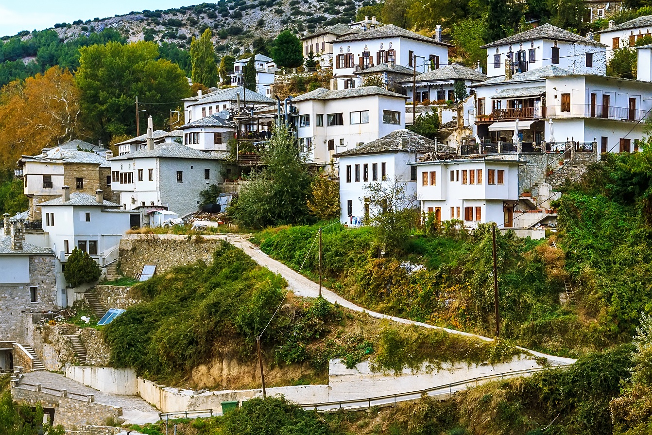 Taxi service from Volos to Makrinitsa square