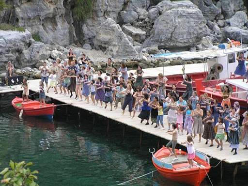 mama mia damouchari tour