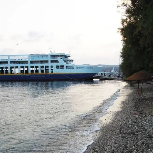 minivan service volos to glyfa port